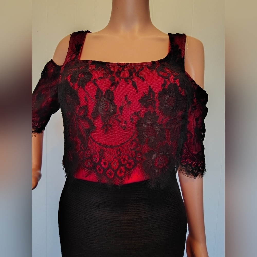 Venus Black and Red Lace Women's Top Size M
